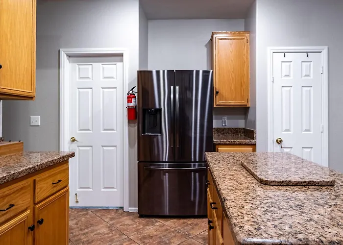 5Br 3Ba Family Friendly Entire Home W Pool, Spa, Games, Tvs, And More