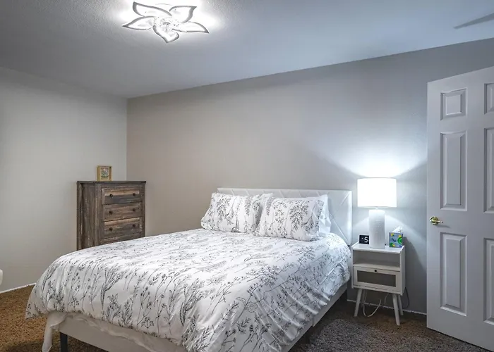 5Br 3Ba Family Friendly Entire Home W Pool, Spa, Games, Tvs, And More